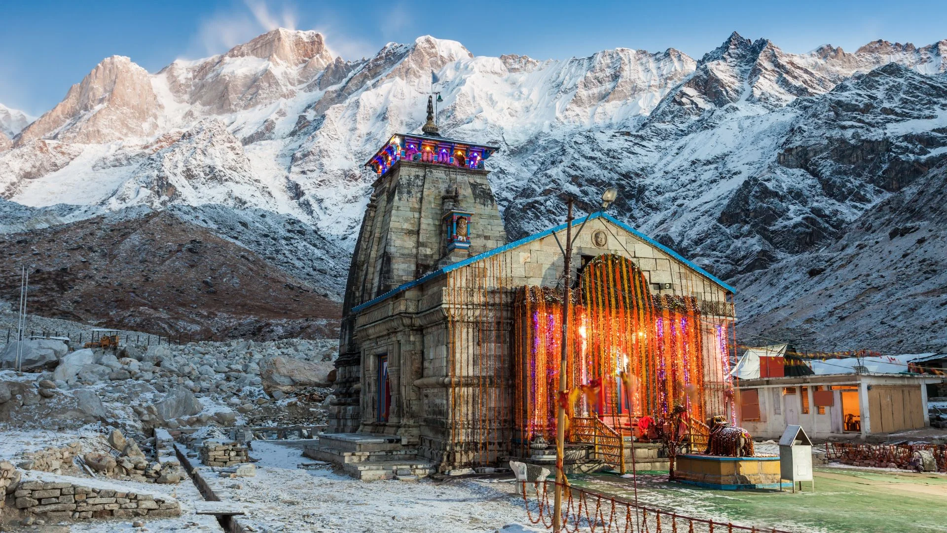 Kedarnath Temple &mdash; the Jyotirlinga of Lord Shiva in the Himalayas